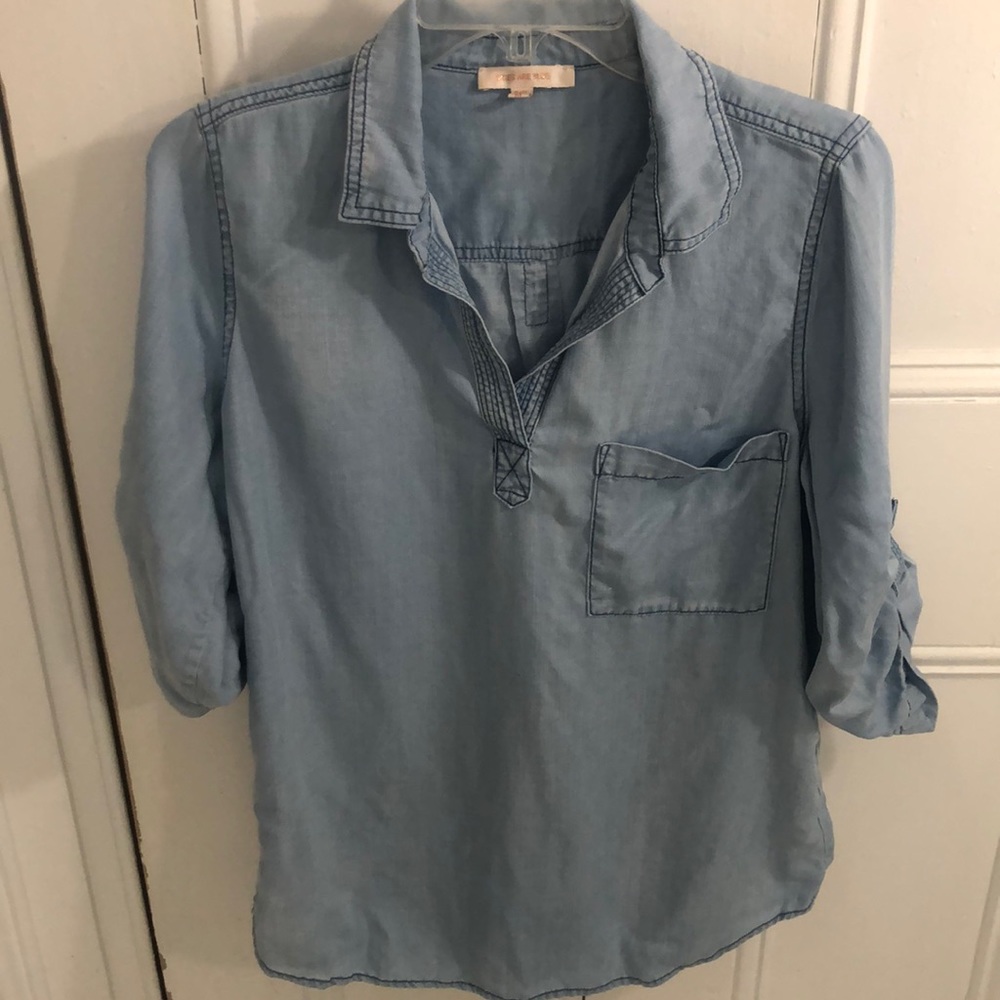 SKIES ARE BLUE chambray top